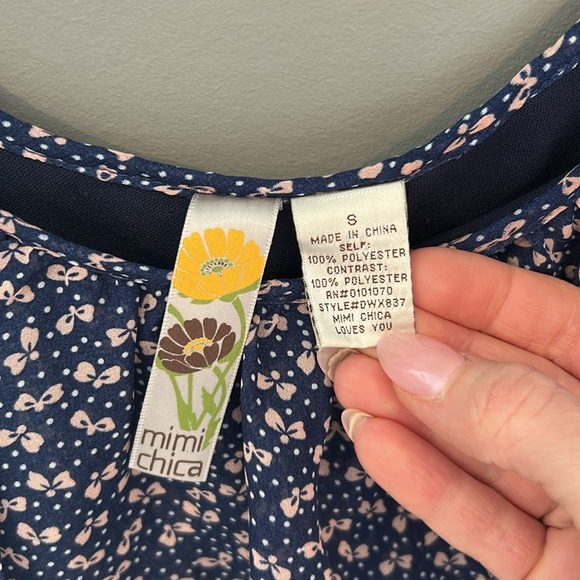 Floral Ruffle Sleeve Dress size S - Picture 2 of 4